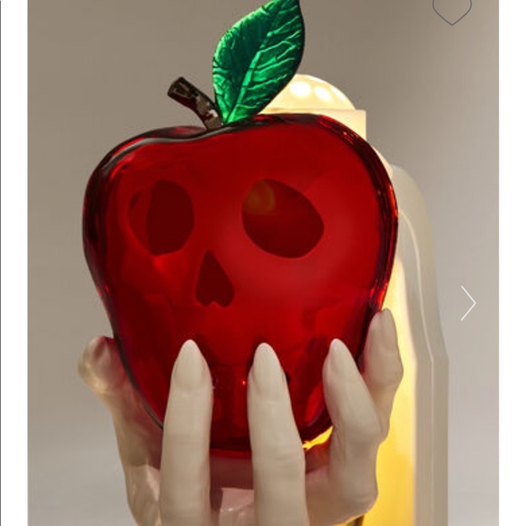 Bath and bodywork’s Halloween apple plug in - Picture 3 of 3